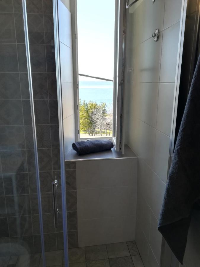 Apartment Stefania On The Beach Koromacno Bagian luar foto