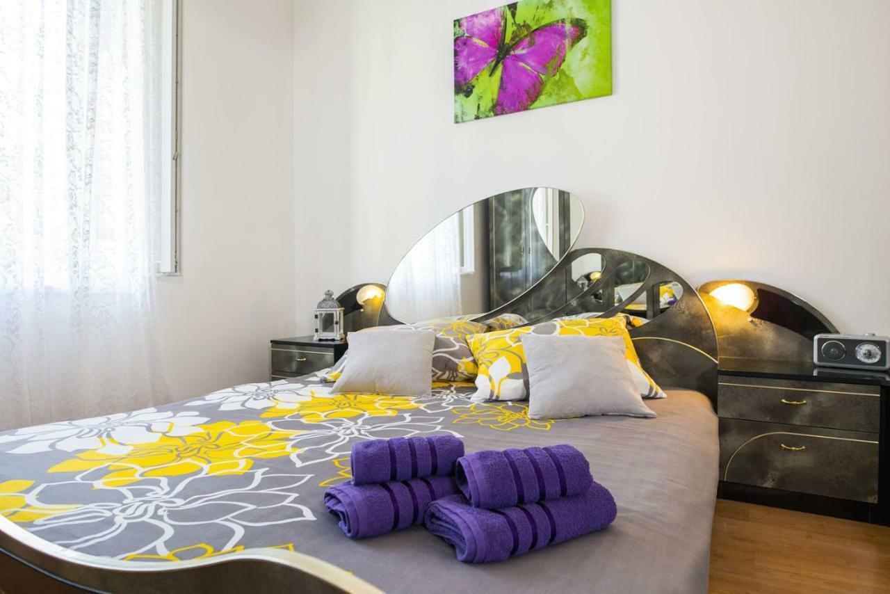 Apartment Stefania On The Beach Koromacno Bagian luar foto