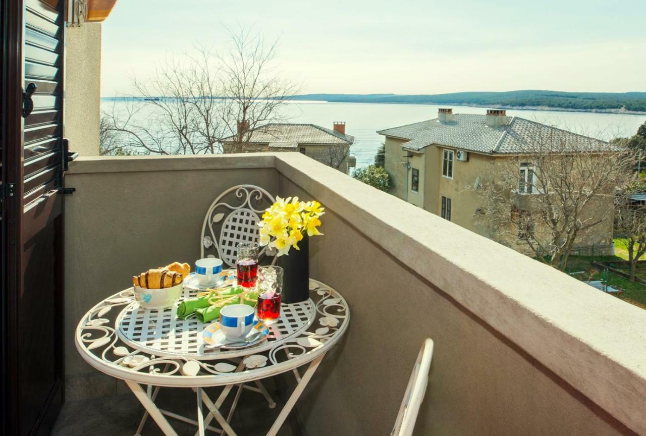 Apartment Stefania On The Beach Koromacno Bagian luar foto